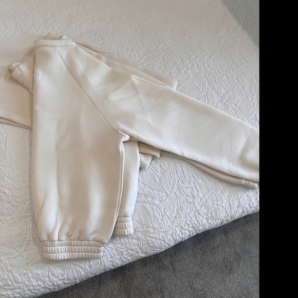 Lezé the Label Matching Set, Medium Bone - Picture 6 of 12